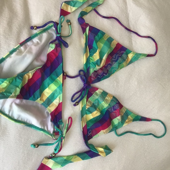 Bikini - Picture 2 of 3